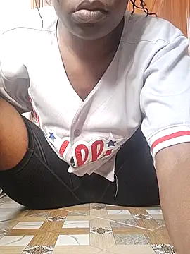 Snapshot of pearl7979 chatting on 11/16/25, 07:24 pearl7979 online show from 11/16/25, 07:24