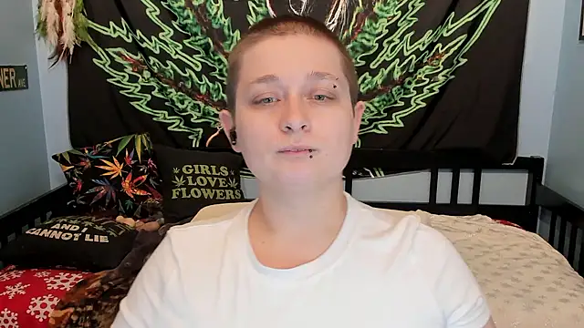 Snapshot of Chloenightmare chatting on 09/26/25, 10:22 Chloenightmare online show from 09/26/25, 10:22
