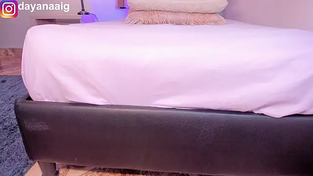 Voluptupus-girl online show from 11/15/25, 04:44