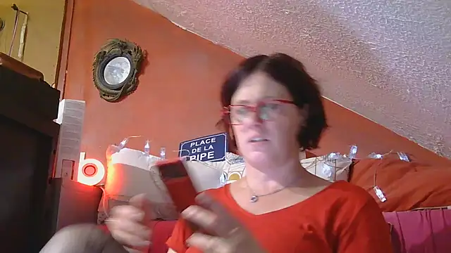 Snapshot of lanax chatting on 09/23/25, 12:34 lanax online show from 09/23/25, 12:34