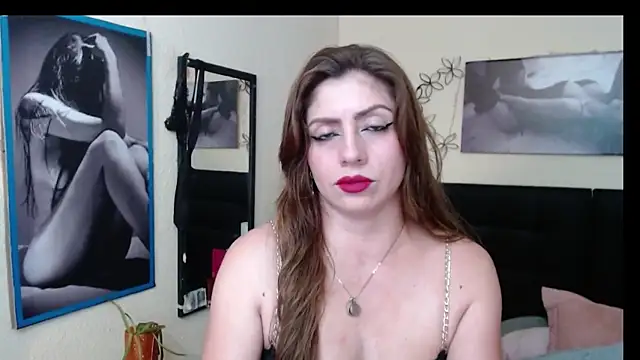 AnthonelaBella online show from 04/08/26, 04:08