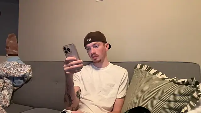 younghungginger online show from 11/13/25, 12:03