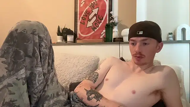 younghungginger online show from 12/24/24, 07:22