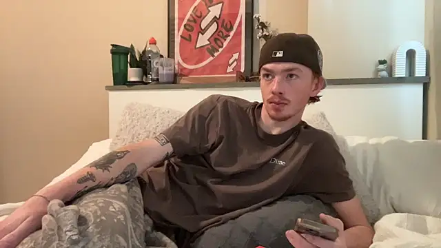 younghungginger online show from 12/14/24, 06:52