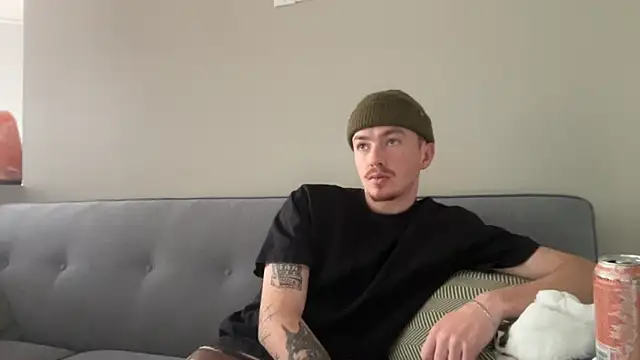 younghungginger online show from 11/16/25, 08:24