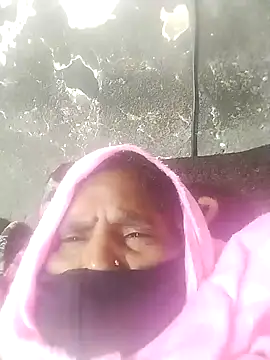 Snapshot of Hot-Shiwani chatting on 01/15/26, 05:00 Hot-Shiwani online show from 01/15/26, 05:00