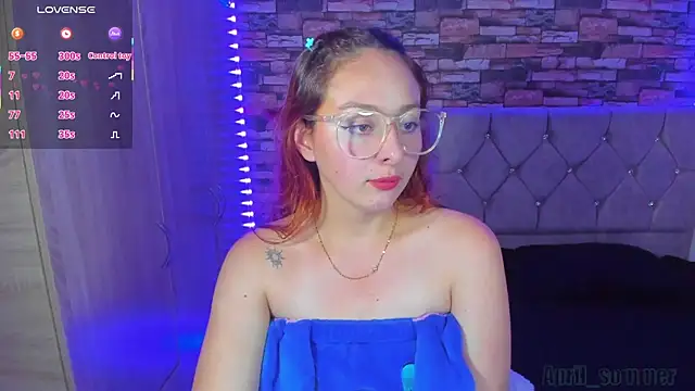 Snapshot of April_sommer1 chatting on 03/05/25, 05:40 April sommer1 online show from 03/05/25, 05:40