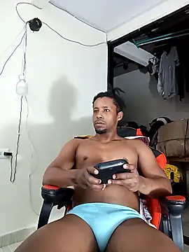 AlejoKhalifa  online show from 09/29/25, 12:17