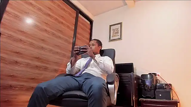 AlejoKhalifa  online show from 03/26/26, 11:57