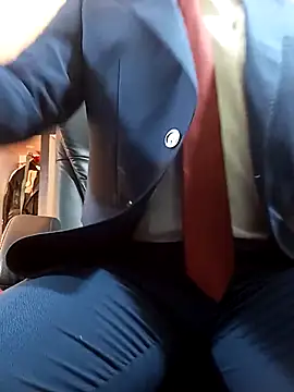 AlejoKhalifa  online show from 04/13/26, 10:30