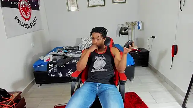 AlejoKhalifa  online show from 11/21/25, 11:48