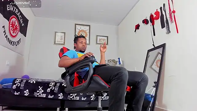 AlejoKhalifa  online show from 11/10/25, 07:35