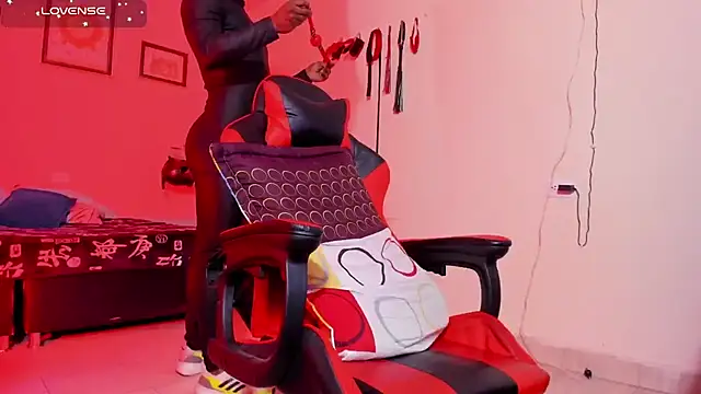 AlejoKhalifa  online show from 10/15/25, 10:40