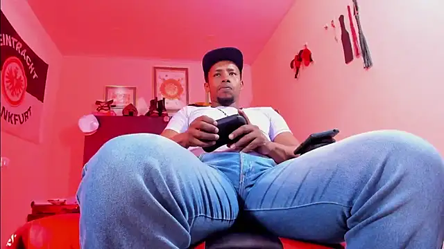 AlejoKhalifa  online show from 02/03/26, 12:21