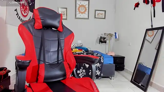 AlejoKhalifa  online show from 10/29/25, 12:09