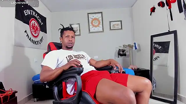 AlejoKhalifa  online show from 11/14/25, 10:19