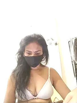 Snapshot of sunita6009 chatting on 07/11/26, 03:45 sunita6009 online show from 07/11/26, 03:45