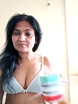 Snapshot of sunita6009 chatting on 10/02/25, 02:59 sunita6009 online show from 10/02/25, 02:59