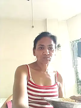 Snapshot of sunita6009 chatting on 07/14/26, 03:22 sunita6009 online show from 07/14/26, 03:22