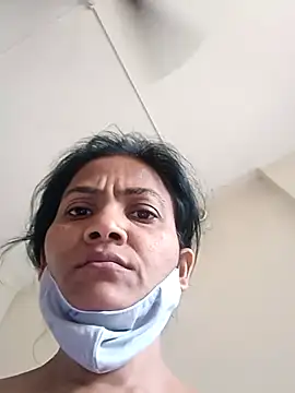 Snapshot of sunita6009 chatting on 05/31/26, 04:07 sunita6009 online show from 05/31/26, 04:07