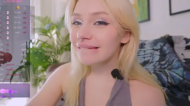 Snapshot of Meukotis chatting on 09/27/25, 10:43 Meukotis online show from 09/27/25, 10:43