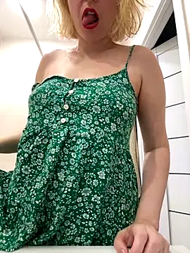 Yourdirtybitch online show from 10/21/25, 07:41