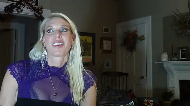 Glamazonx online show from 12/04/25, 01:48