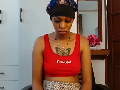 queencydoll online show from 12/19/25, 09:33