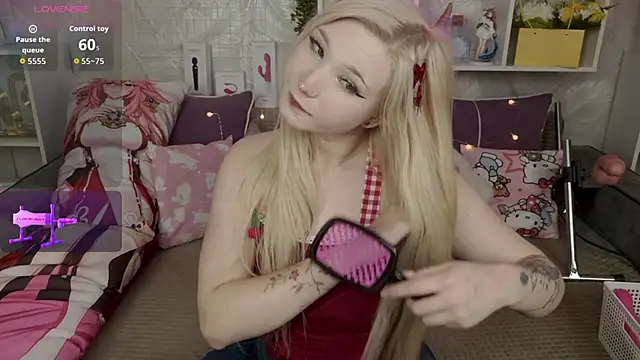 MeowkaKitty online show from 11/30/25, 01:39