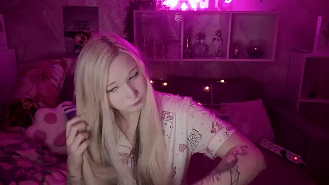 MeowkaKitty online show from 01/13/26, 02:04