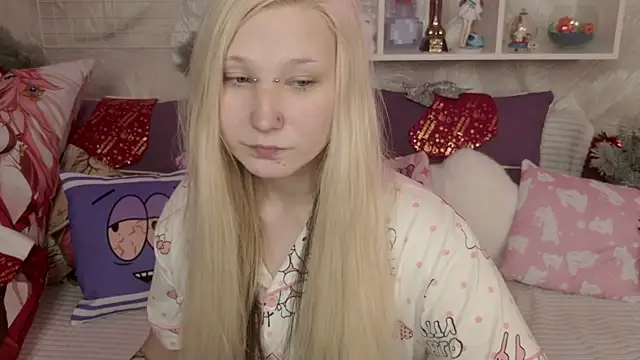 MeowkaKitty online show from 12/22/25, 02:22