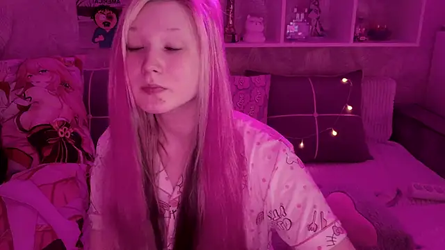 MeowkaKitty online show from 04/06/26, 01:45