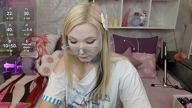 MeowkaKitty online show from 10/15/25, 01:37