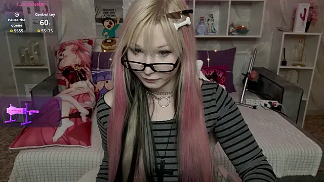 MeowkaKitty online show from 03/23/26, 02:44