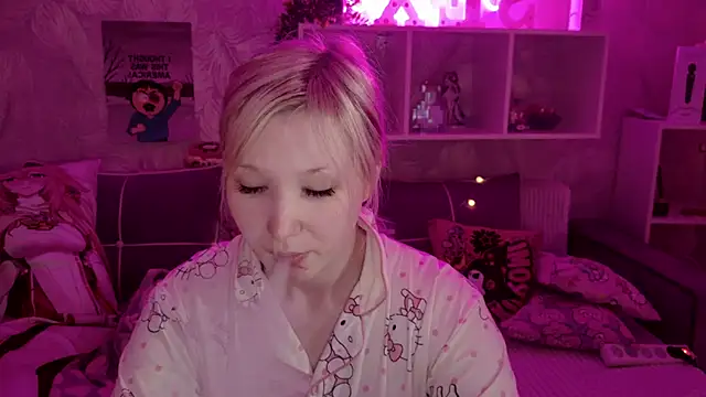 MeowkaKitty online show from 04/07/26, 02:13