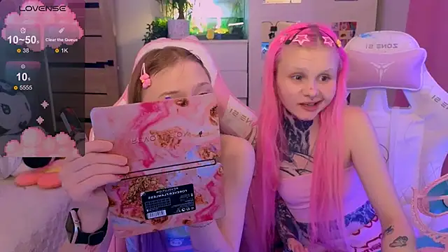 Britney Lynch online show from 10/28/25, 01:17