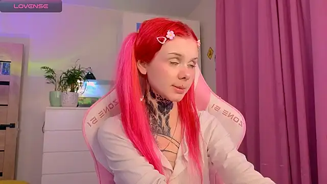 Britney Lynch online show from 11/14/25, 06:33