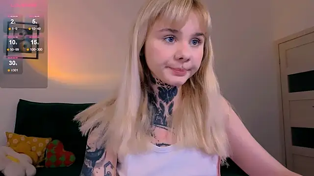 Britney Lynch online show from 04/18/26, 05:59