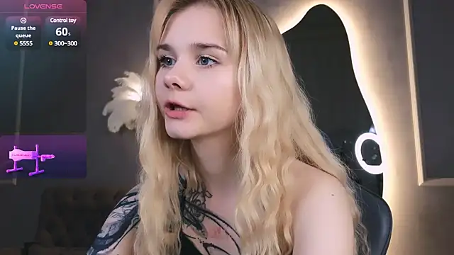 Britney Lynch online show from 03/13/25, 03:22