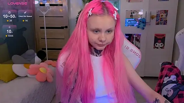 Britney Lynch online show from 10/26/25, 12:38