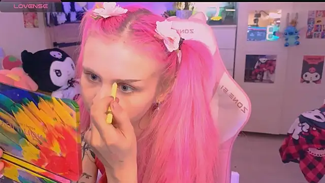 Britney Lynch online show from 10/24/25, 10:36