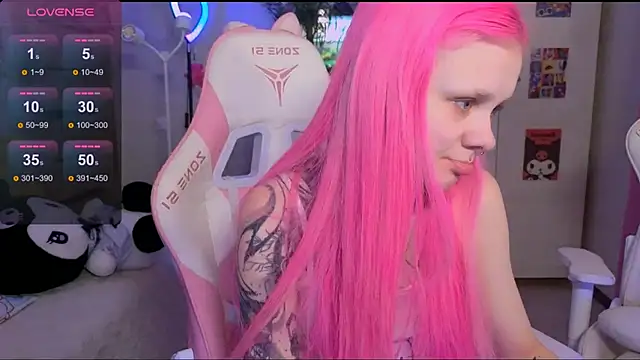 Britney Lynch online show from 10/22/25, 05:29