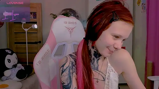 Britney Lynch online show from 11/06/25, 12:03