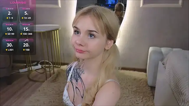 Britney Lynch online show from 03/10/25, 08:34