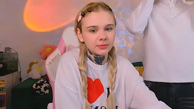 Britney Lynch online show from 03/12/26, 07:07