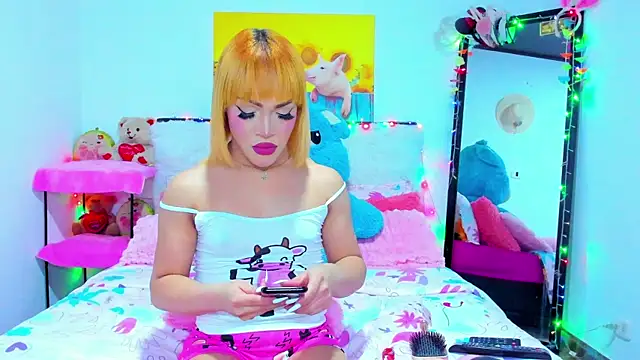 Candy Candy   online show from 11/18/25, 02:38