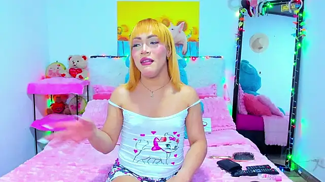 Candy Candy   online show from 11/10/25, 11:43