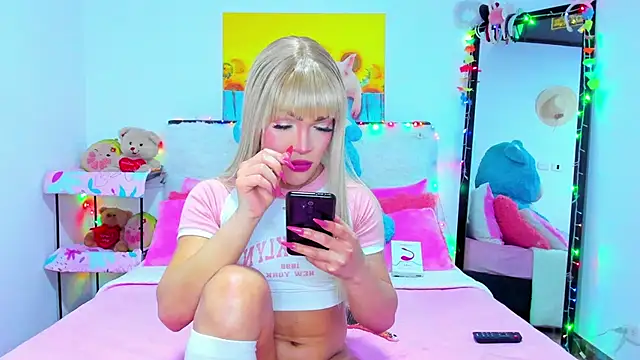 Snapshot of Candy_Candy__ chatting on 09/28/25, 01:56 Candy Candy online show from 09/28/25, 01:56
