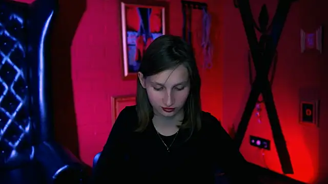 Snapshot of EllaHorton chatting on 09/11/25, 04:40 EllaHorton online show from 09/11/25, 04:40
