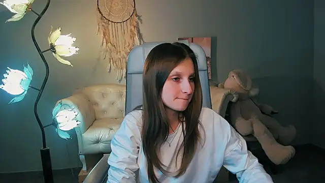 Snapshot of EllaHorton chatting on 03/18/25, 07:12 EllaHorton online show from 03/18/25, 07:12